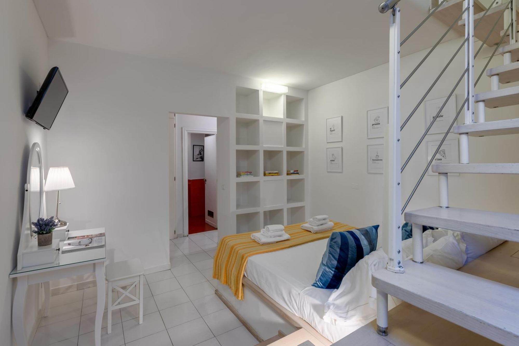 Charming Loft Near The Duomo Cathedral Apartment Florenz